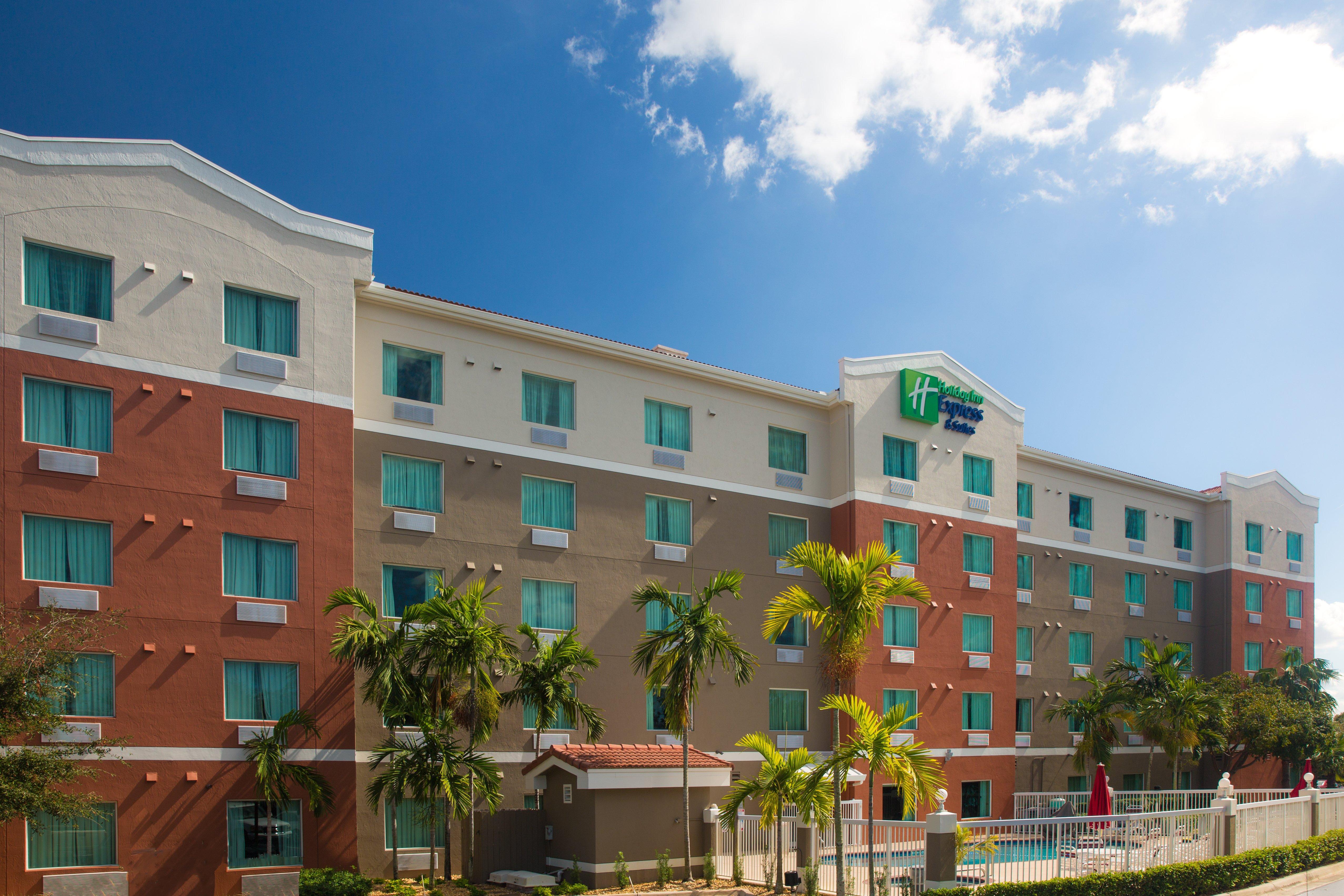 Holiday Inn Express & Suites Pembroke Pines-Sheridan St By Ihg Экстерьер фото