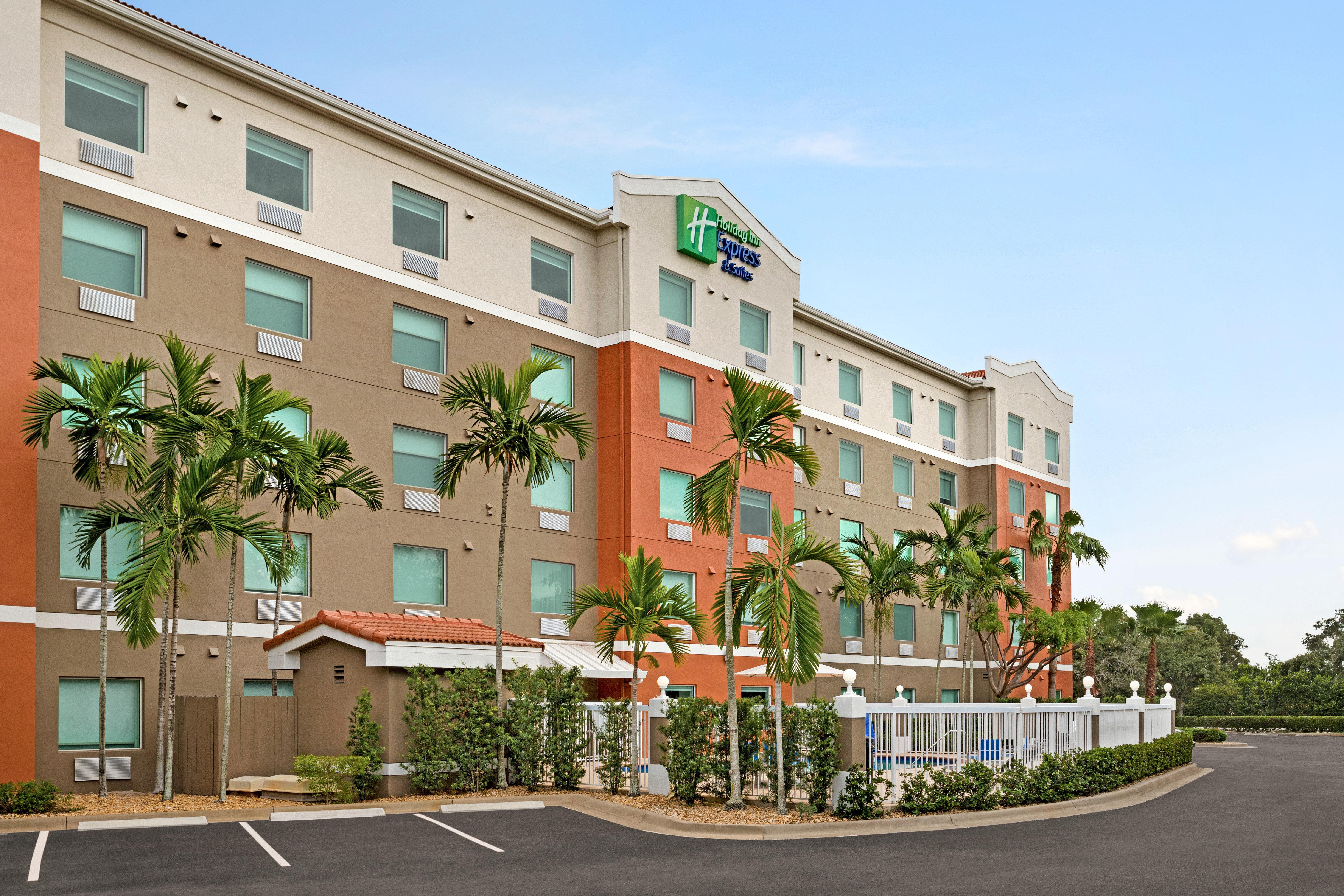 Holiday Inn Express & Suites Pembroke Pines-Sheridan St By Ihg Экстерьер фото