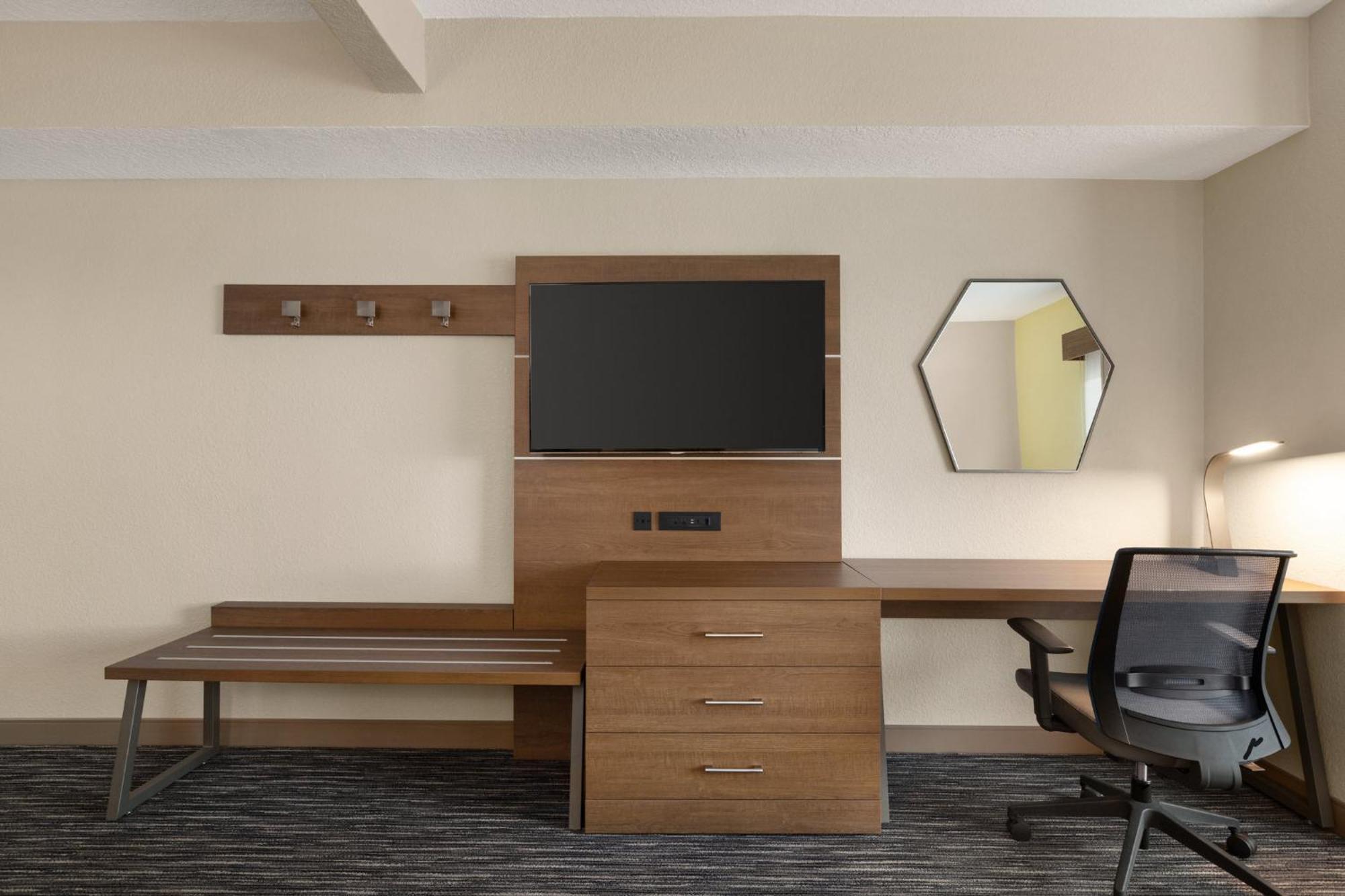 Holiday Inn Express & Suites Pembroke Pines-Sheridan St By Ihg Экстерьер фото